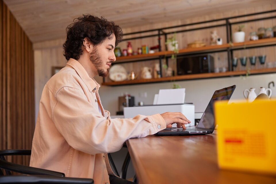 Verzekerd versturen met DHL | DHL eCommerce